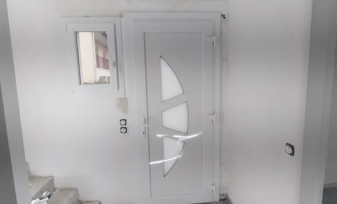 Installation de porte d'entrée, Évreux, TECHNICOPOSES